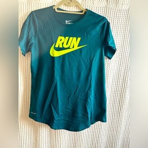 Nike Dri-Fit athletic cut t-Shirt